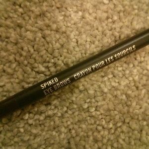 Mac spiked eyebrow pencil